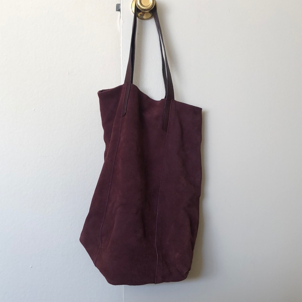 Suède tote in oxblood